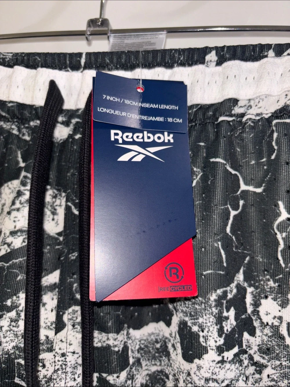 NWT Reebok Men’s 7inch Black & White Hoopwear basketball 🏀 Shorts